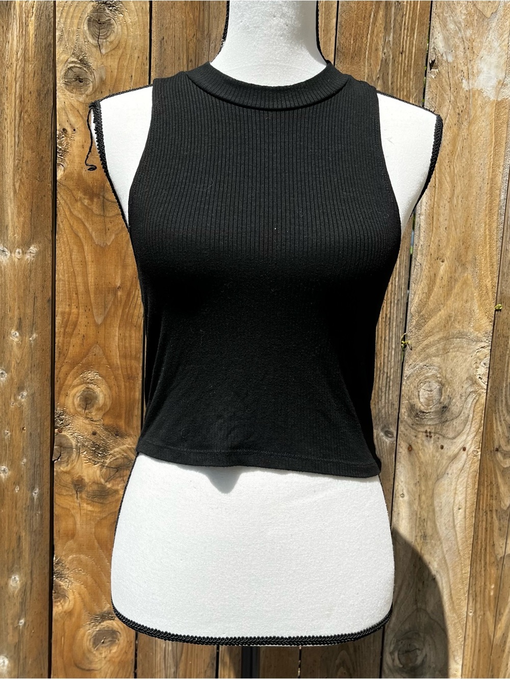 Me to We Black Ribbed Sleeveless Crop Tank Top Accepting Offers!